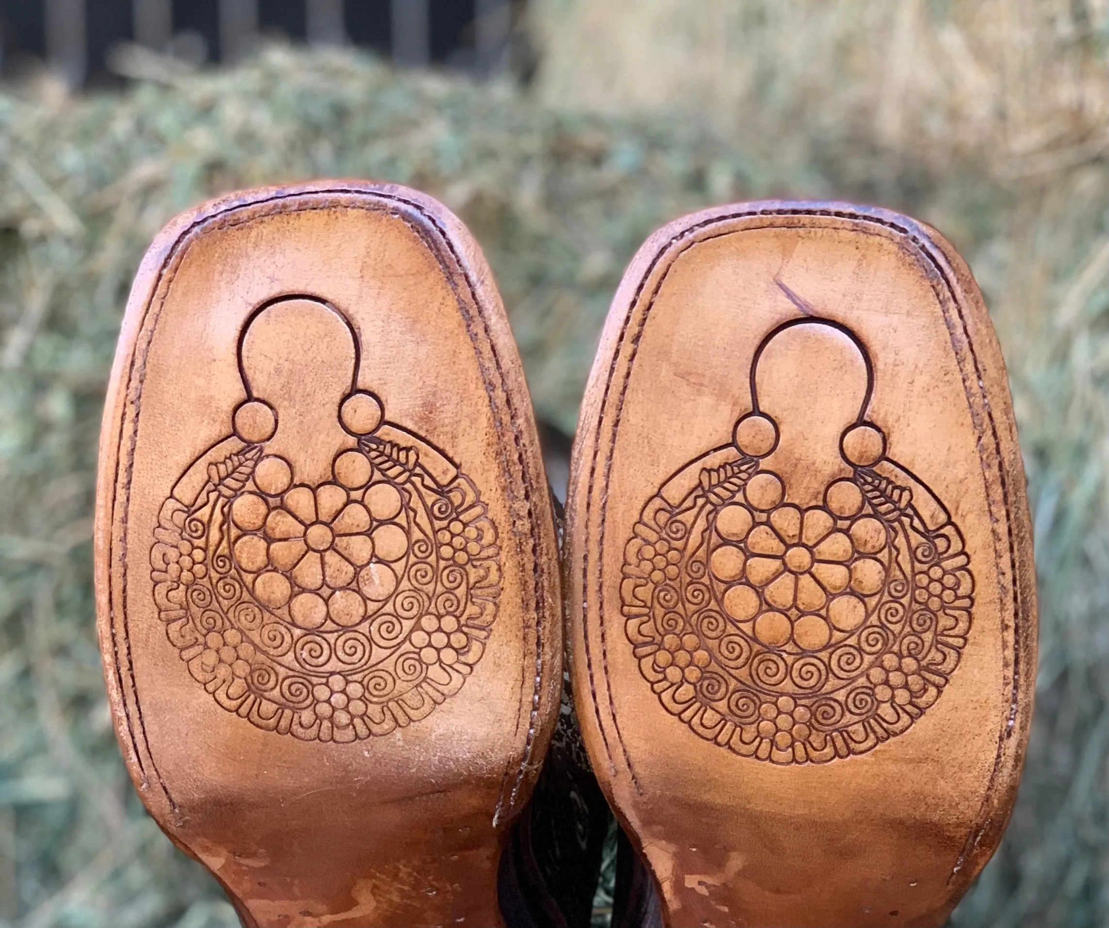 Arracada Jerezana Embroidered Western Boots (Crocodile) - Brown