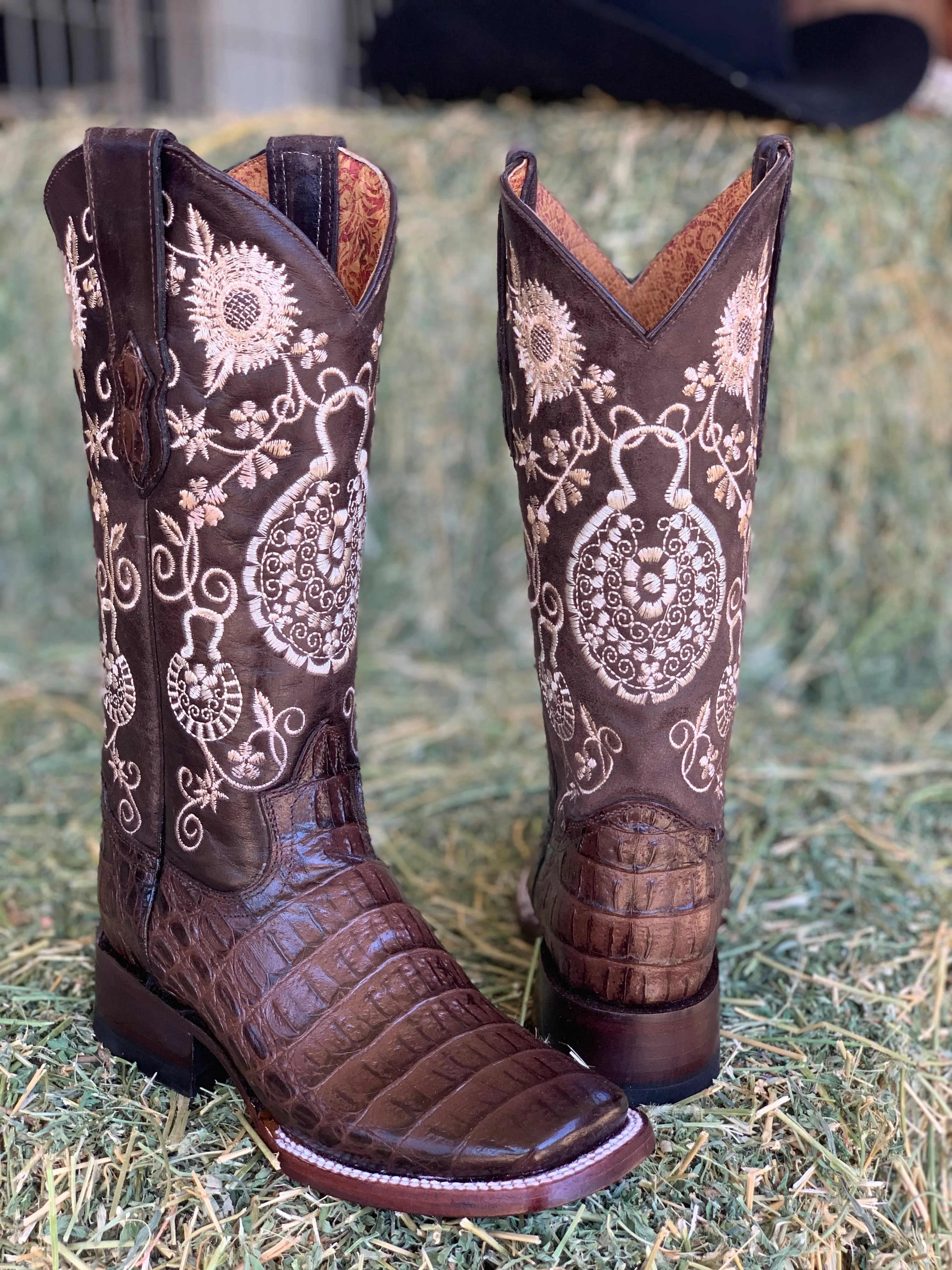 Arracada Jerezana Embroidered Western Boots (Crocodile) - Brown