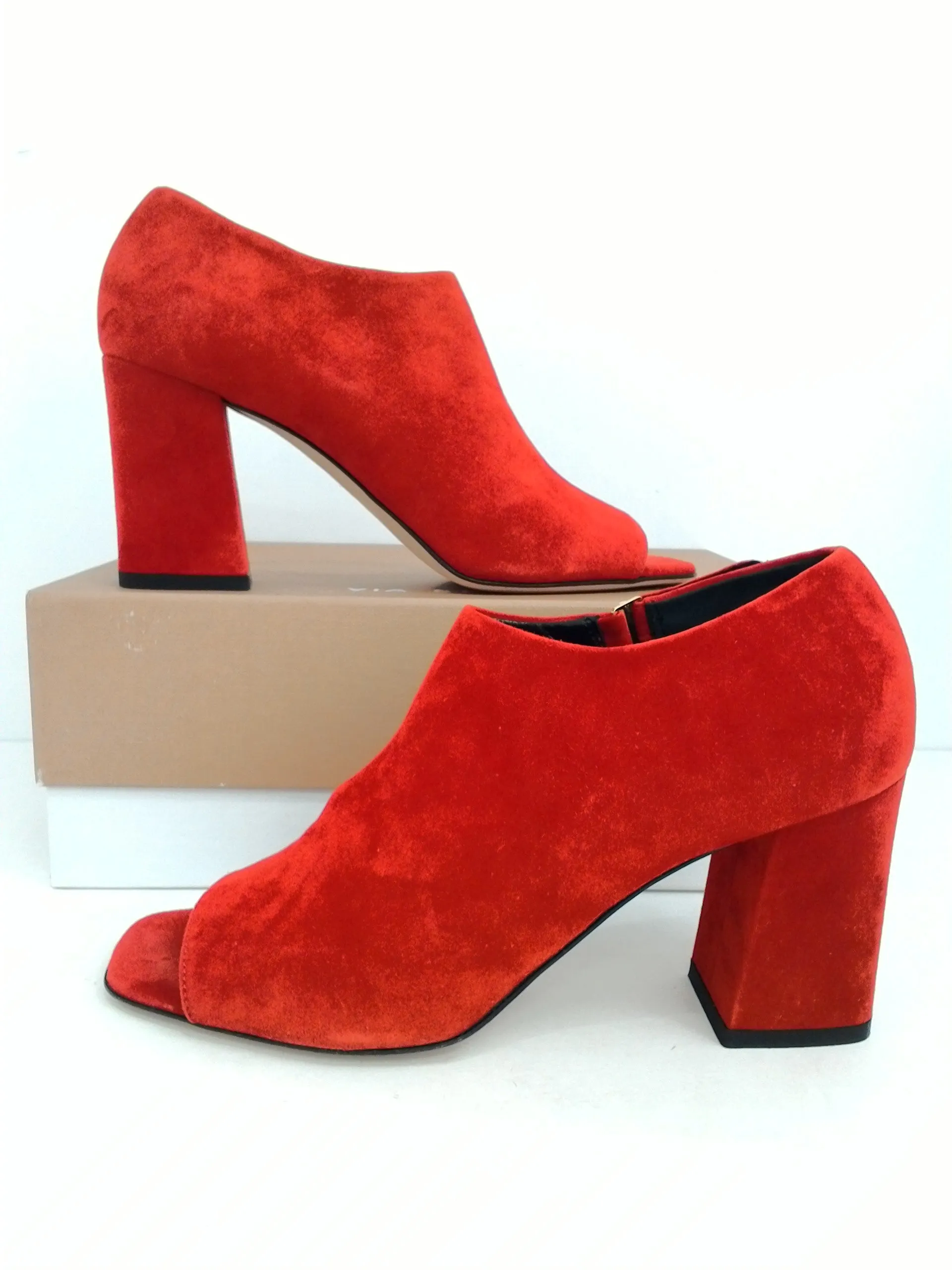 Via Spiga Women's V-Eladine Rouge Suede Heel Size 38.5 M